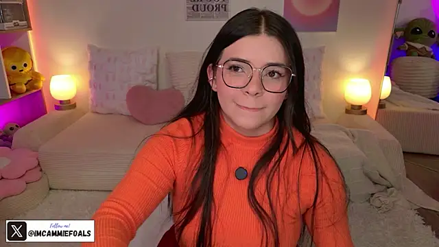 cammiefoalss online show from April 2026 07:00:01 PM