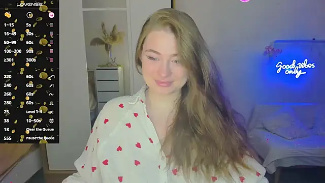 Demure Smile online show from January 2025 04:13:01 AM