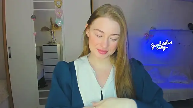 Demure Smile online show from February 2025 01:53:01 AM