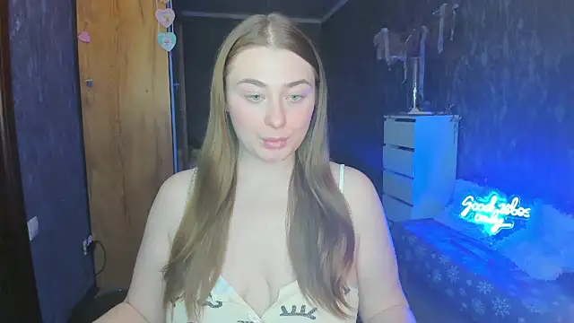 Demure Smile online show from February 2025 01:19:02 PM