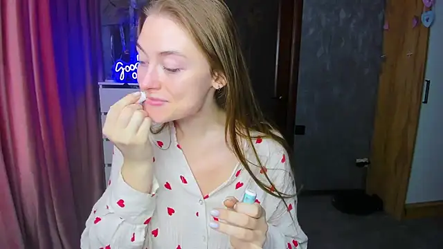 Demure Smile online show from September 2025 04:14:01 AM