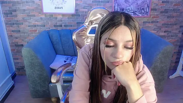 Laurita b online show from January 2025 10:51:02 PM