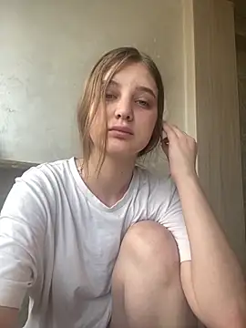 MollyDolle online show from June 2026 10:28:02 AM