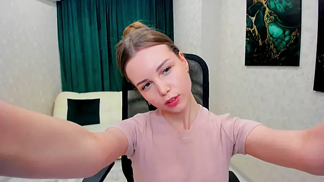 MileyWings online show from March 2025 12:27:02 PM