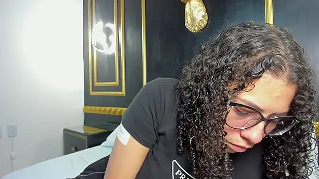 Snapshot of aixa_15 chatting on November 2025 12:15:01 PM aixa 15 online show from November 2025 12:15:01 PM