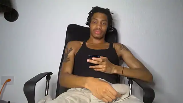 Snapshot of Skinnyblackman chatting on June 2026 02:50:01 AM Skinnyblackman online show from June 2026 02:50:01 AM