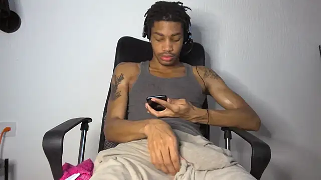 Snapshot of Skinnyblackman chatting on July 2026 02:40:02 AM Skinnyblackman online show from July 2026 02:40:02 AM