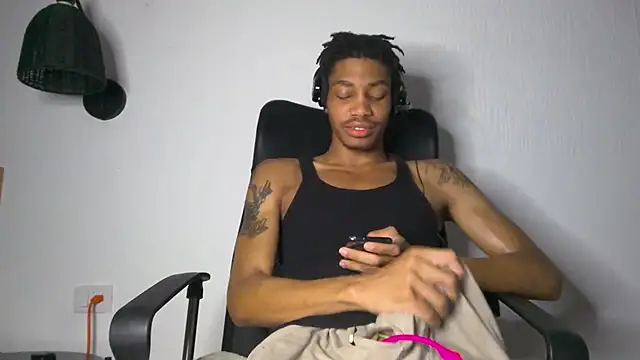 Snapshot of Skinnyblackman chatting on July 2026 02:15:02 AM Skinnyblackman online show from July 2026 02:15:02 AM