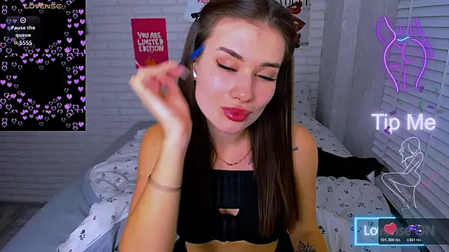 UrJoyy online show from April 2026 05:14:02 PM