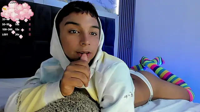 Seductivo jr online show from September 2025 03:23:02 AM