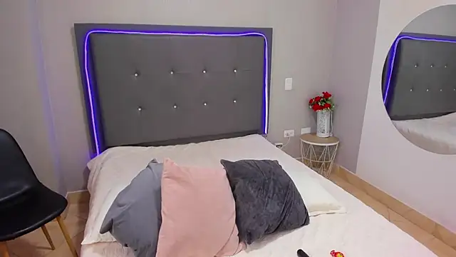 emma lye online show from February 2025 09:14:01 PM