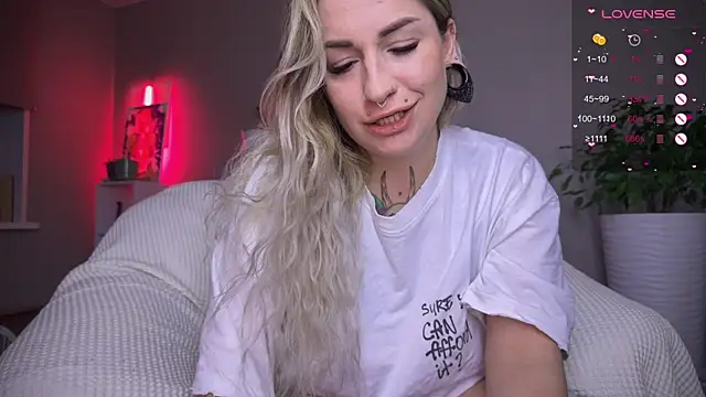 Tanya Acid online show from October 2025 04:48:02 PM