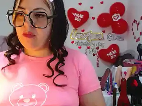 lanaqueen699 online show from February 2025 03:38:02 PM