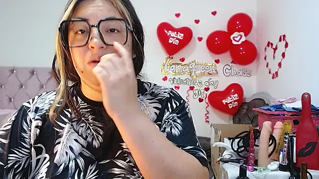 lanaqueen699 online show from February 2025 03:20:01 PM