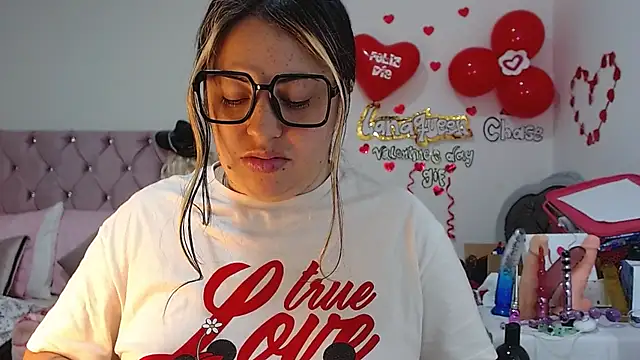 lanaqueen699 online show from February 2025 03:26:02 PM