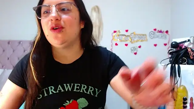 lanaqueen699 online show from September 2025 12:20:01 PM