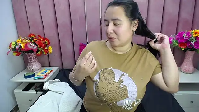 NaomyPrinces online show from December 2024 01:46:01 PM