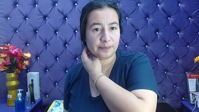 NaomyPrinces online show from December 2024 01:53:02 PM