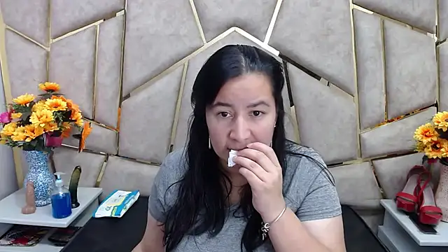 NaomyPrinces online show from January 2025 01:32:01 PM