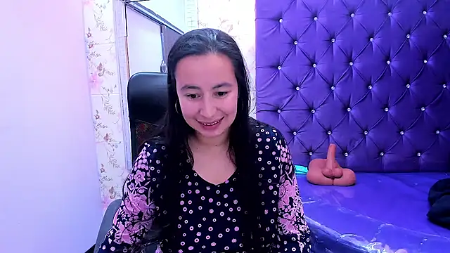 Snapshot of NaomyPrinces chatting on June 2026 02:18:02 PM NaomyPrinces online show from June 2026 02:18:02 PM