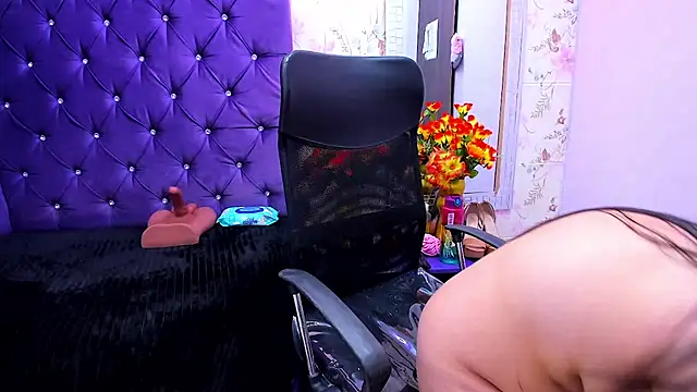Snapshot of NaomyPrinces chatting on June 2026 02:10:02 PM NaomyPrinces online show from June 2026 02:10:02 PM