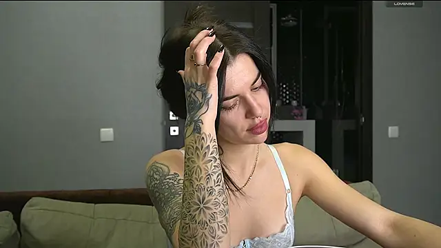 Snapshot of Alice_melice chatting on February 2025 06:43:02 PM Alice melice online show from February 2025 06:43:02 PM