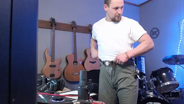 Snapshot of itsjameswebbscope chatting on February 2026 07:01:01 AM itsjameswebbscope online show from February 2026 07:01:01 AM