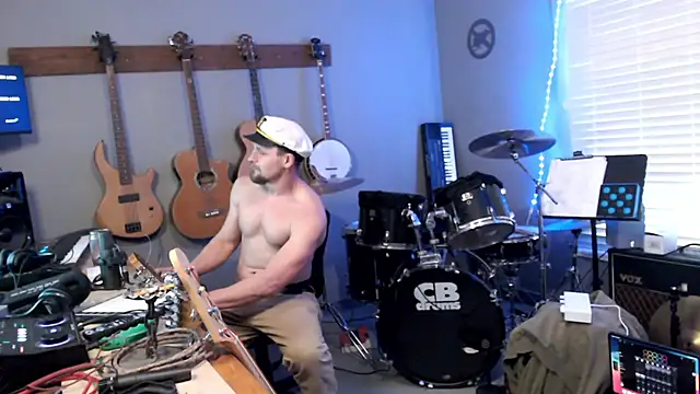 Snapshot of itsjameswebbscope chatting on February 2026 07:40:01 PM itsjameswebbscope online show from February 2026 07:40:01 PM