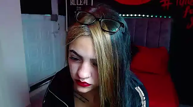 Violettasquirt online show from January 2025 01:41:01 PM