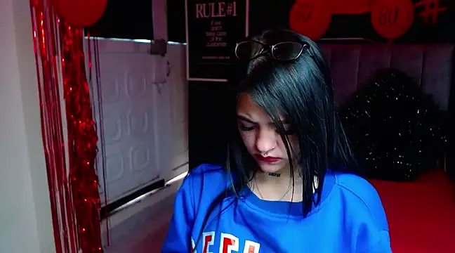 Violettasquirt online show from February 2025 03:05:01 PM