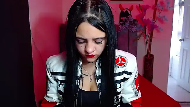 Violettasquirt online show from September 2025 01:33:01 PM