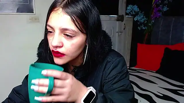 Violettasquirt online show from February 2026 01:29:02 PM