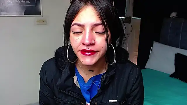 Violettasquirt online show from February 2026 01:32:02 PM