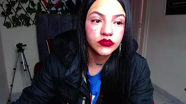 Snapshot of Violettasquirt chatting on May 2026 01:30:02 PM Violettasquirt online show from May 2026 01:30:02 PM