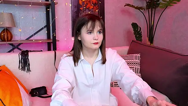 Snapshot of CiriRianonn chatting on February 2025 04:18:02 AM CiriRianonn online show from February 2025 04:18:02 AM