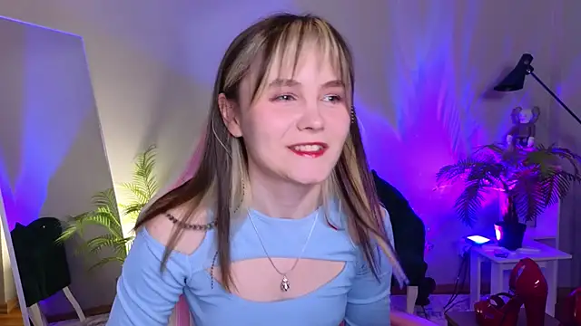 Snapshot of CiriRianonn chatting on October 2025 04:34:01 AM CiriRianonn online show from October 2025 04:34:01 AM