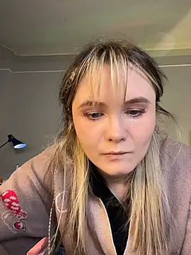 Snapshot of CiriRianonn chatting on November 2025 04:12:02 AM CiriRianonn online show from November 2025 04:12:02 AM