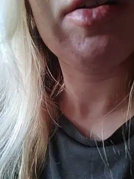 Linda 999 online show from February 2025 01:42:01 PM