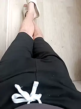 Snapshot of red_red00 chatting on December 2024 08:00:02 AM red red00 online show from December 2024 08:00:02 AM