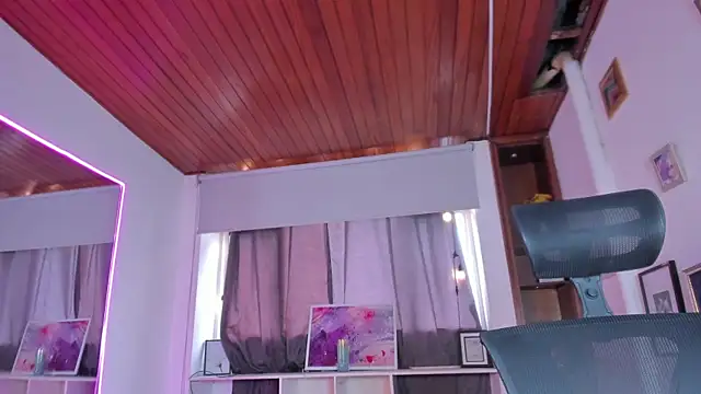 Susann Ross online show from January 2025 12:11:02 PM