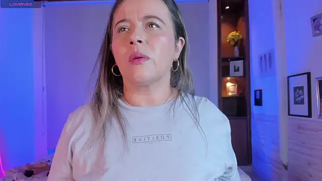 Susann Ross online show from February 2025 12:43:02 PM