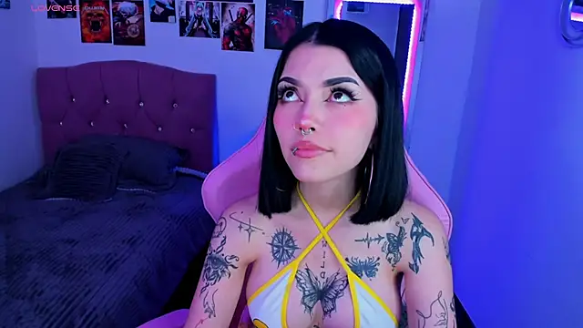 adri tom44 online show from February 2025 05:25:01 AM