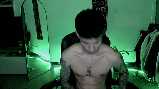 Snapshot of Damon__333 chatting on June 2026 05:31:02 AM Damon 333 online show from June 2026 05:31:02 AM