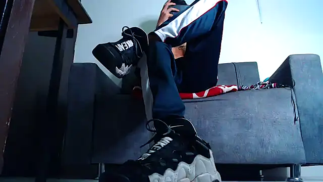 Snapshot of mastersmits chatting on February 2025 08:50:02 AM mastersmits online show from February 2025 08:50:02 AM