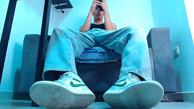 Snapshot of mastersmits chatting on October 2025 06:37:02 AM mastersmits online show from October 2025 06:37:02 AM