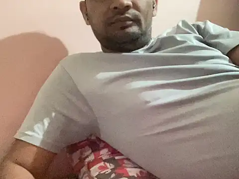 NiceBoy9099 online show from December 2025 04:57:02 PM