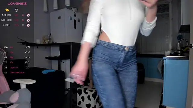 wwildfox online show from February 2025 08:53:02 PM