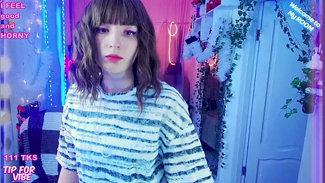 Snapshot of Toxic_Ellies chatting on December 2024 01:32:01 PM Toxic Ellies online show from December 2024 01:32:01 PM