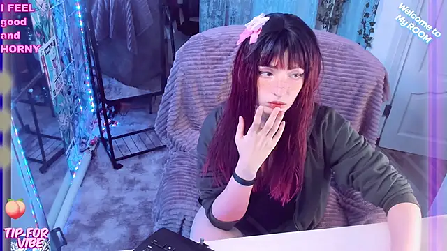 Snapshot of Toxic_Ellies chatting on February 2025 02:22:02 PM Toxic Ellies online show from February 2025 02:22:02 PM