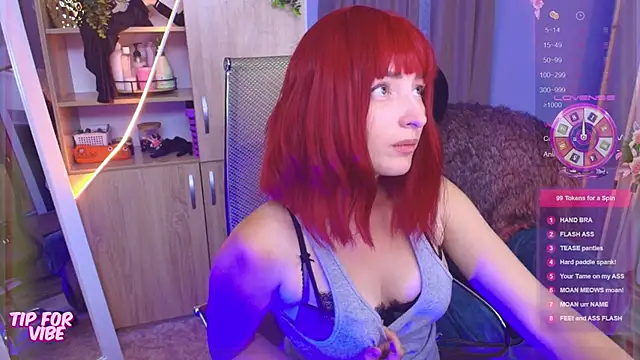 Snapshot of Toxic_Ellies chatting on September 2025 03:34:02 PM Toxic Ellies online show from September 2025 03:34:02 PM